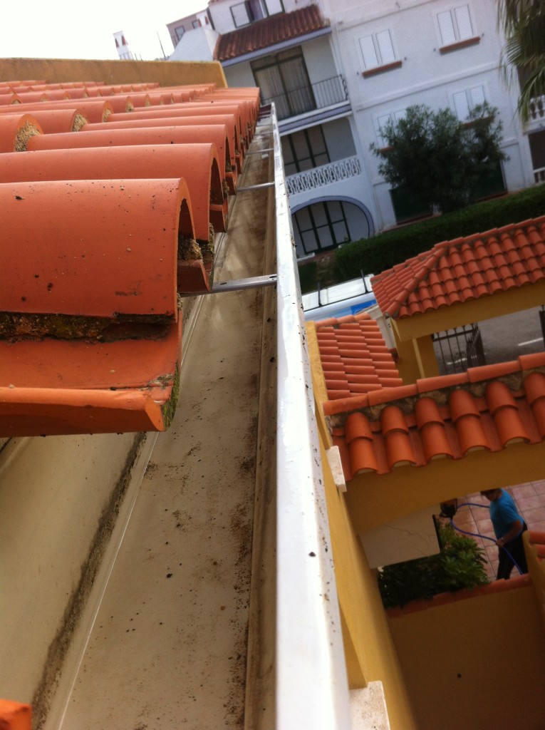 Reparación de canalón en Canet